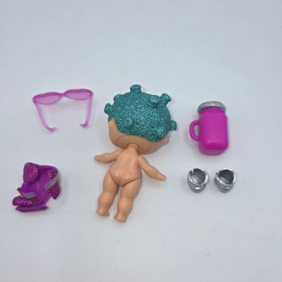 L.O.L Suprise! O.M.G. Winter Disco Cosmic Nova Fashion & Cosmic Queen Tots - Picture 15 of 15